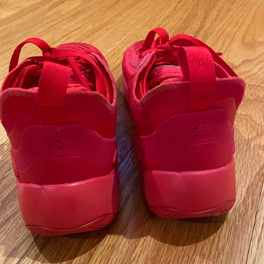 Nike Jordan Brand Luka 1 University Red Youth 6.5 Low Basketball Sneakers